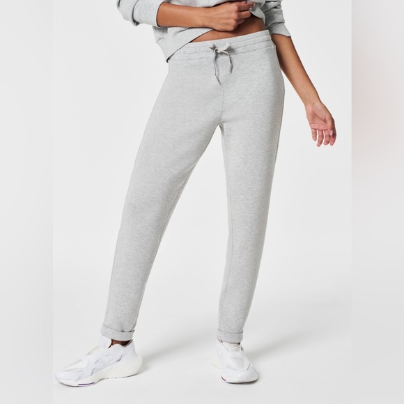 NWTAir Essentials Tapered SweatpantsSmall